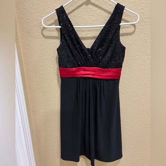 Black sequin dress - Picture 1 of 5